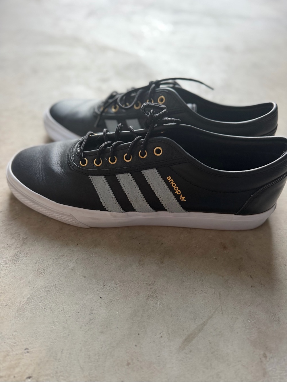 adidas snoop Black leather and Light Blue Low-Top Sneakers - Picture 4 of 10